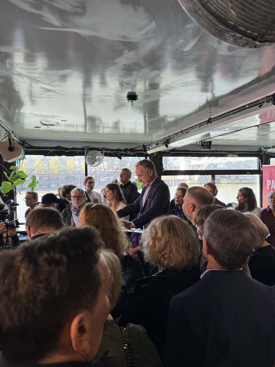 Protéger, s’engager pour la mixité, l’écologie, le féminisme, l’innovation,donner un sens, retrouver l’unité des parisiens. Entendre Paris et au delà. Une salle remplie et enthousiaste pour soutenir <a href="/egregoire/">Emmanuel Grégoire</a>. 
#parisengrand 
#Gregoire26