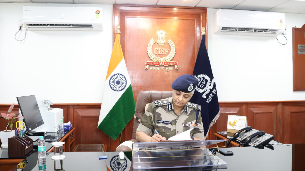CISFHQrs's tweet photo. Smt. Binita Thakur, IPS (RJ:1996) assumed the charge of Additional Director General (ADG), Airport Sector, CISF.
#Leadership #ChargeAssumption #ServiceToNation #Dedication #NationFirst #Integrity #Commitment #Honour #Respect #ShieldOfSecurity
@HMOIndia
@PIB_India
@mygovindia
@DDNewslive
@CISFAirport