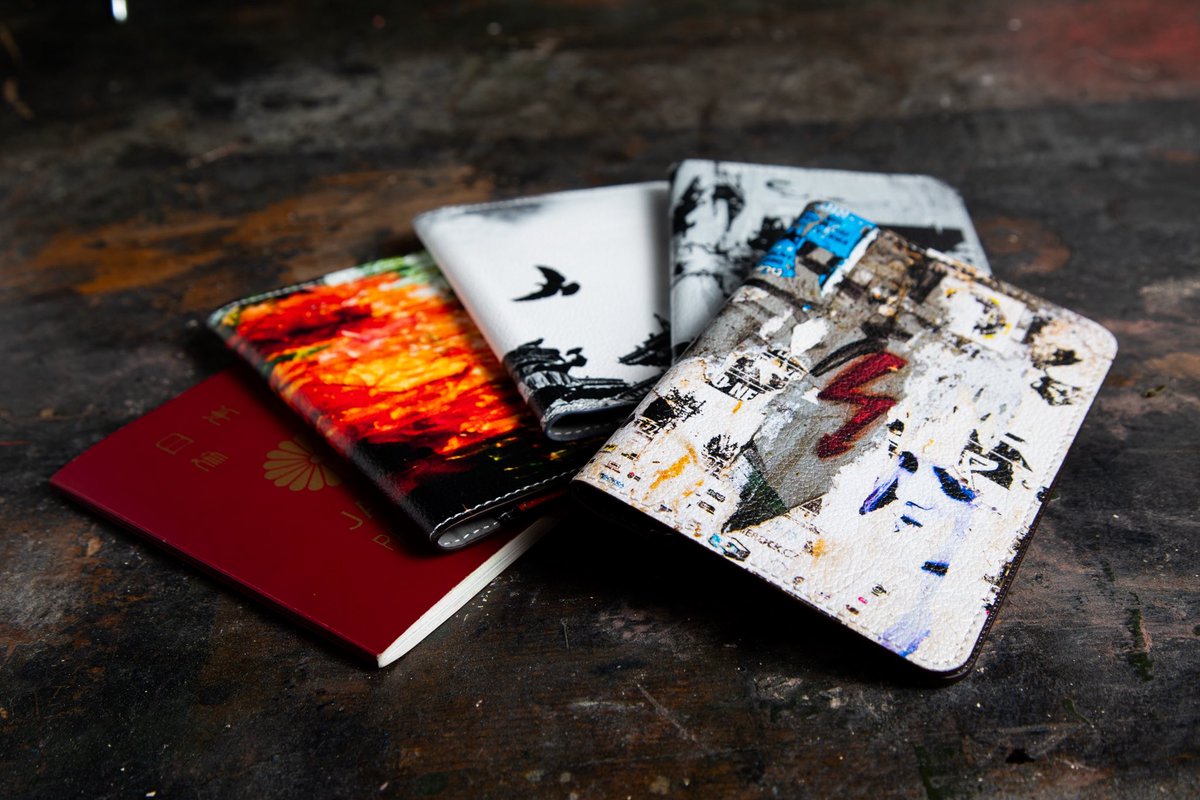 jojiphoto's tweet image. ✈️旅行好き必見✈️
世界を旅するあなたの相棒に。
オリジナルのパスポートケースを作りました。

次回の写真展から受注受付スタート📸
旅先でもアートを持ち歩こう。

 #PassportCase #TravelWithArt #パスポートケース

#オリジナルグッズ
#写真展
#写真好きな人と繋がりたい
#旅好きな人と繋がりた