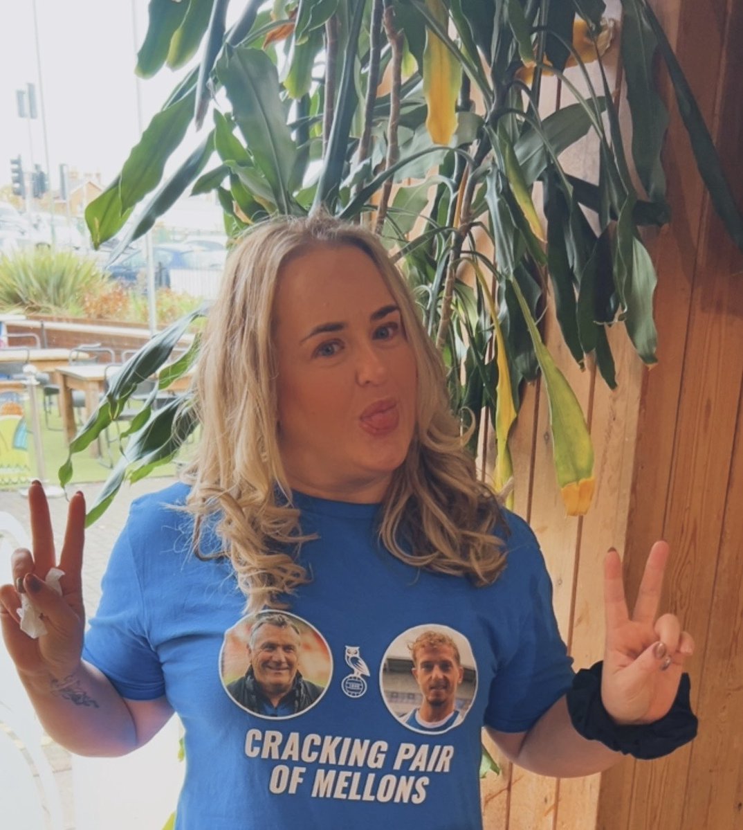 TaylorMelissa__'s tweet image. 😂  up the Mellons #oafc 💙 
@stacearse1