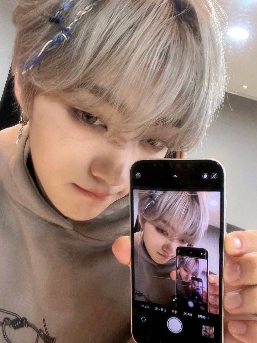 jjunbaes's tweet photo. baby cat 😞😞 https://t.co/8XtIrlhfU2