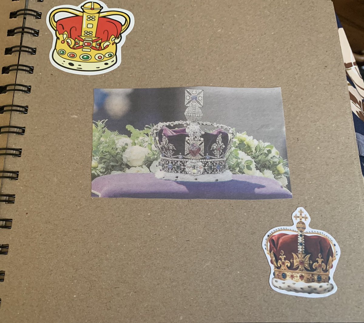 g3mmava1entin3's tweet image. My new scrapbook pages 🥰🥰
#Scrapbook 
#RoyalFamily