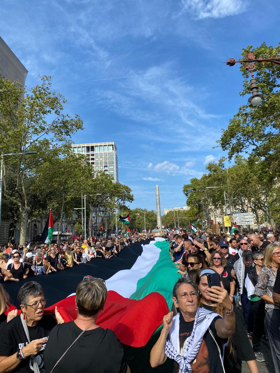 Barcelona crida #StopTheGenocide in #Gaza