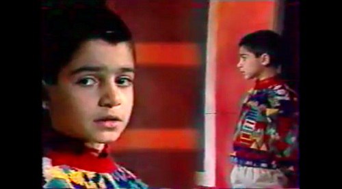 باز هم مرغ سحر، بر سر منبر گل
دم به دم می‌خواند، شعر جان‌پرور گل
باز از مسجد شهر، صوت قرآن آید
با نسیم سحری، عطر ایمان آید