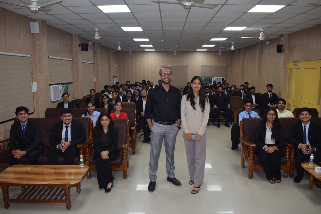 bhupro's tweet image. #AlumniSpotlight 

The Institute of Management Studies, #BHU, organized a mentorship session with its distinguished alumni, Mrs. Dilpreet Kaur (Senior Associate – Investment Banking, Acuity Knowledge Partners) and Mr. Apoorv Pandya (Senior Consultant, PwC).

#BHUAlumni #AlmaMater
