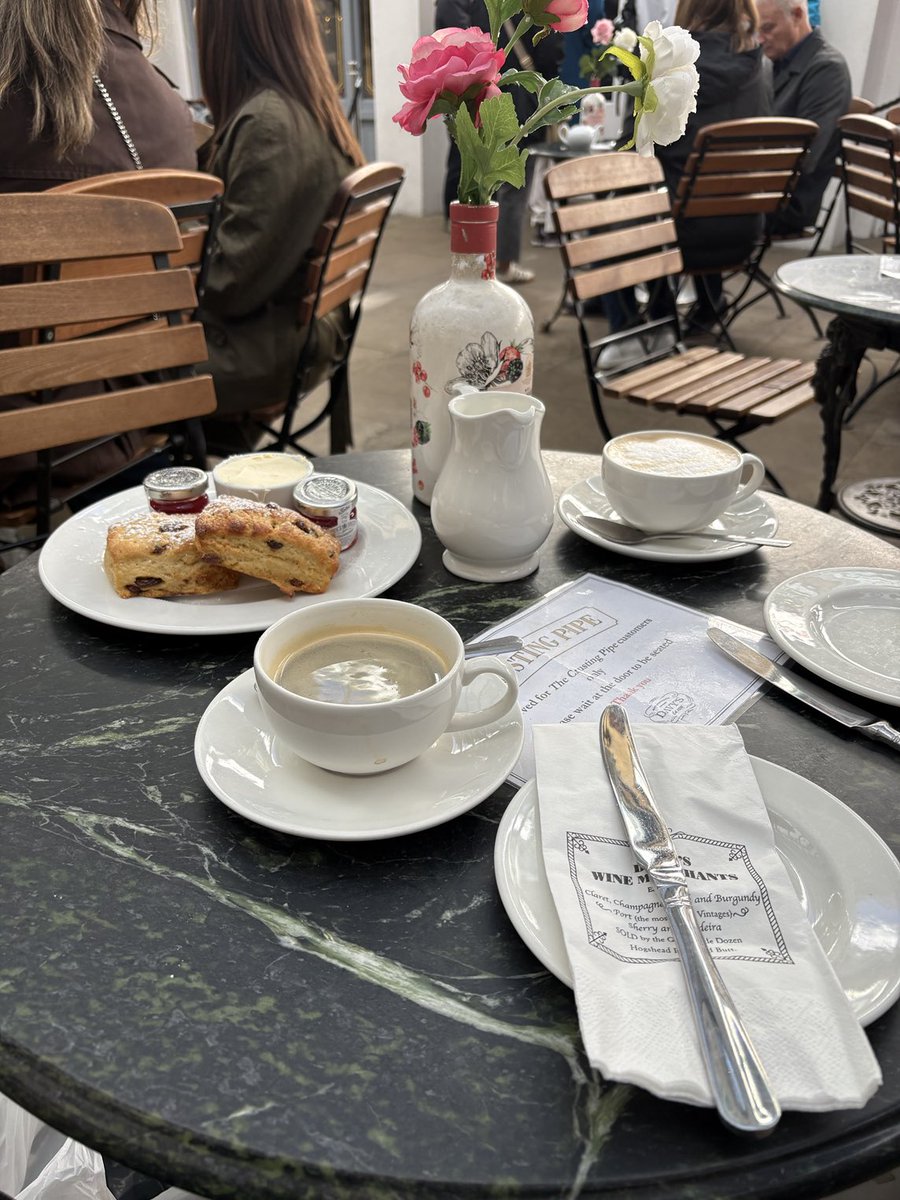 TonyGrossi's tweet photo. Scones &amp; coffee at Covent Garden. https://t.co/qLDYOza0uk