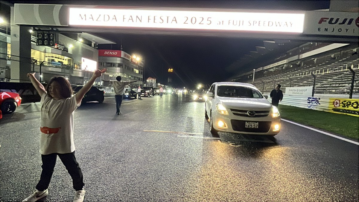 pekopla_sorarc's tweet image. サーキットデビュー🏁
#マツダファンフェスタ
#MPV
