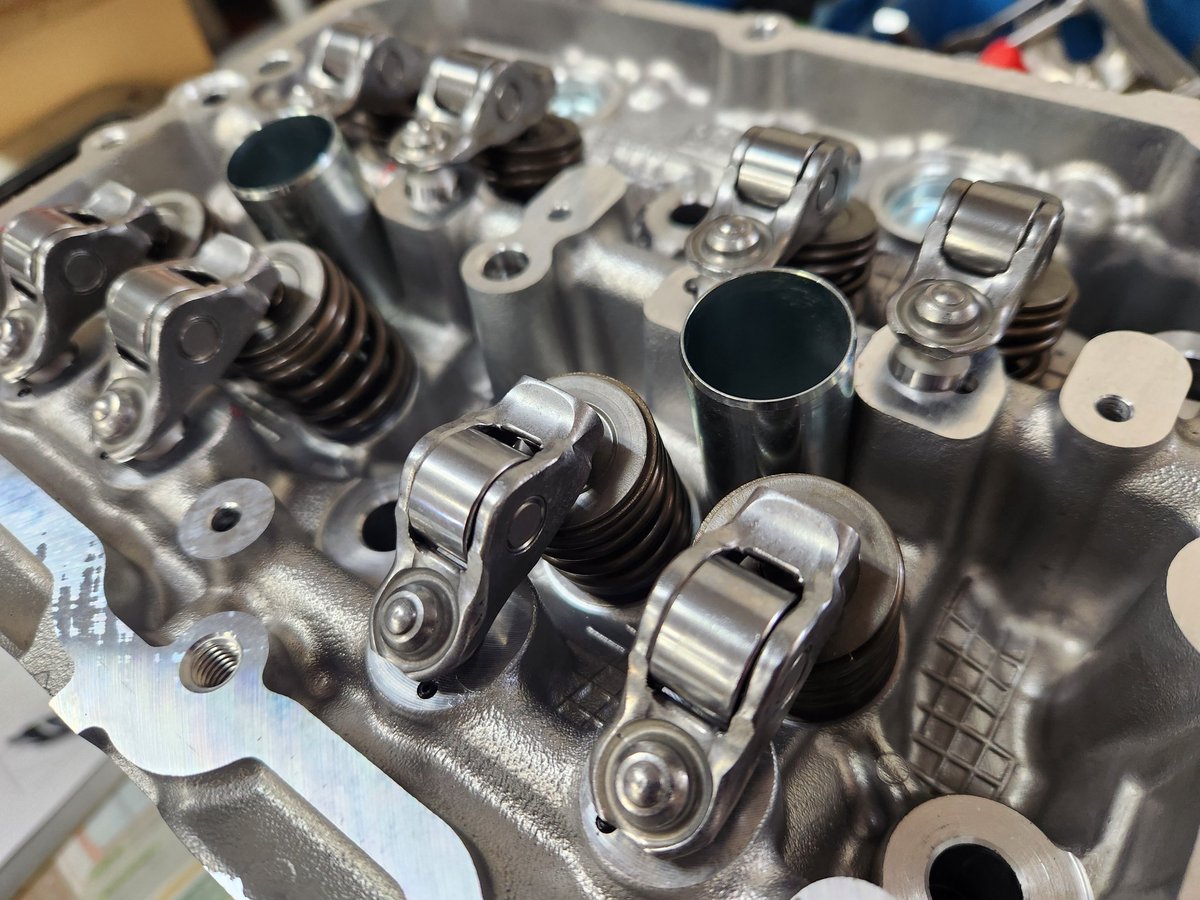 Revolfe_SA's tweet image. #FA20 あるあるの……バルブスプリング破断して突き破って出てきてしまう😫
対策済み車両なはずなのに……
ですが、色々交換して、組み直して元気に納車されました🤗

ありがとうございます☺️

 #zn6 #zc6