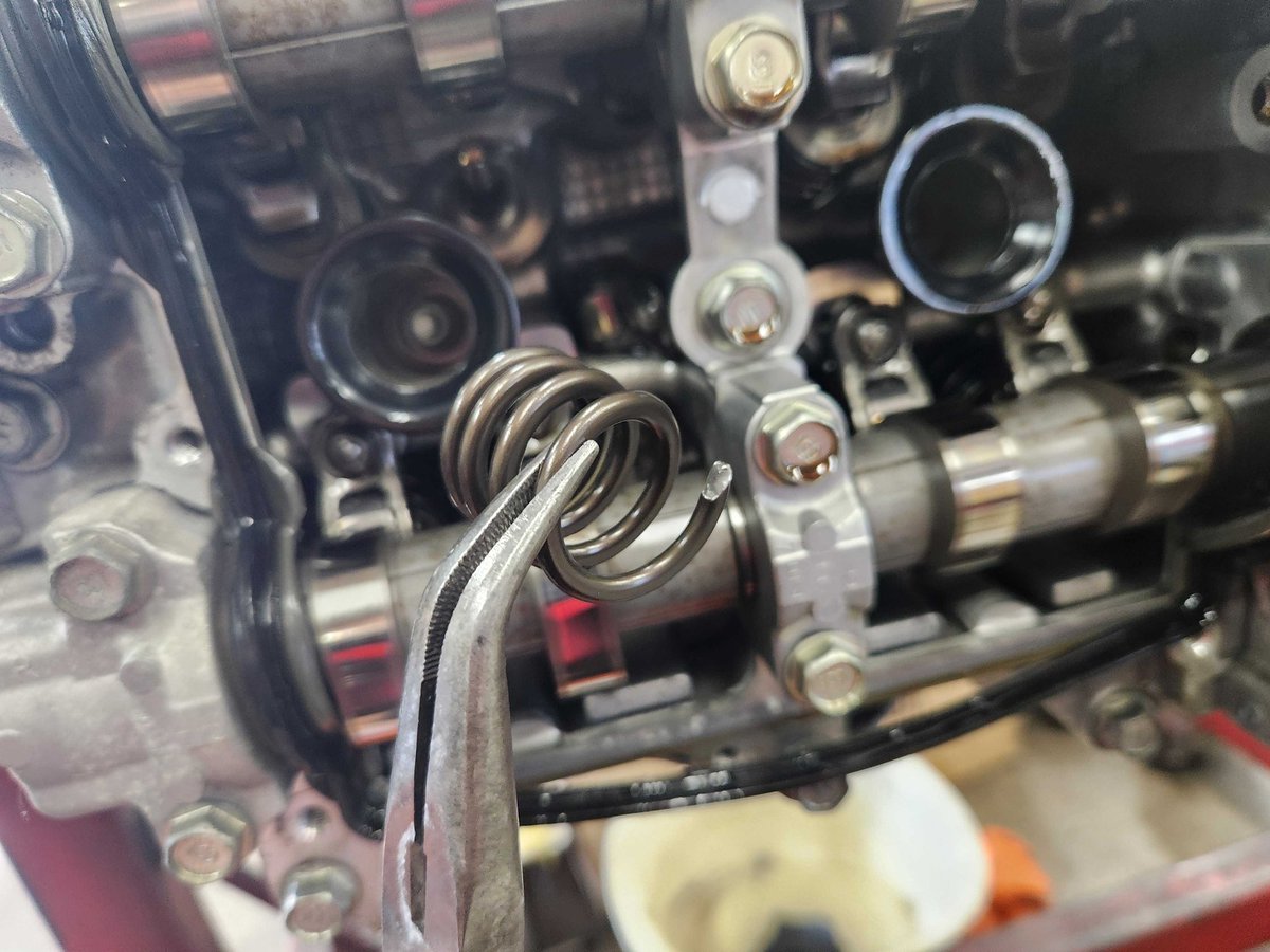 Revolfe_SA's tweet image. #FA20 あるあるの……バルブスプリング破断して突き破って出てきてしまう😫
対策済み車両なはずなのに……
ですが、色々交換して、組み直して元気に納車されました🤗

ありがとうございます☺️

 #zn6 #zc6