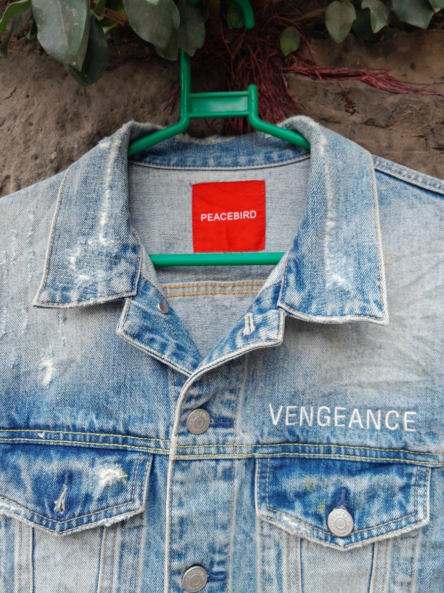 g8saint's tweet photo. Denim 
Size M
Ksh1000.
#mtumbanasisi
#thriftingnerrands
#thriftingwithsaint https://t.co/c6oq0jBPpO