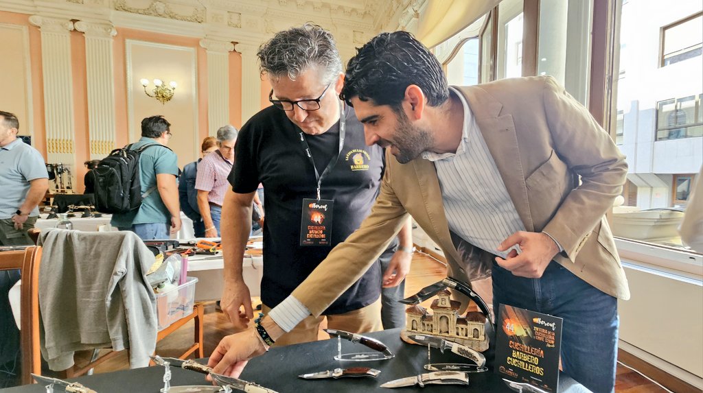 dipualba's tweet photo. 🔪¡#Ibercut2025, en marcha! 

#Albacete tiene el foco de la #cuchillería con esta XV feria #internacional de 57 #expositores

@Josetinajeros: “Cada #pieza cuenta una #historia que habla al mundo de Albacete🗣🆎️🌏; en cada #cuchillo y #navaja vive un pedacito de nuestra tierra”. https://t.co/9fZEWRXt88
