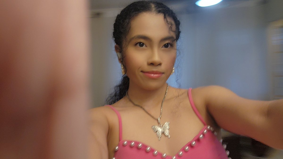 IchiganiateAYA's tweet photo. Ate Angel selca's are so raree huhu
Sana maglapag siya one dayy β‘ @angelikasam_ ilysm!
VVINKIES SELCA DAY
#VVINK #VVSD
#VVINKIESSelcaDay https://t.co/xOIaUVUQVb