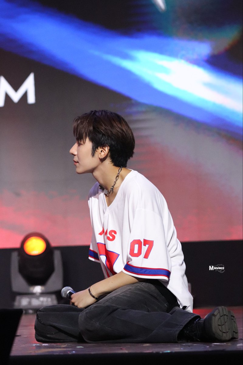 isari_ink's tweet image. [ 𝟬𝟰.𝟭𝟬.𝟮𝟱 ] 🚀 #JetATLAS ɞ˚‧｡⋆

มุแตมนั่งเรียบร้อยมาก 🤏🏻

#TogetherAsOneinVN
#TogetherAsOneAsiaTour
#ATLAS_TH #ATLASth
📸 : #MMsn4p_