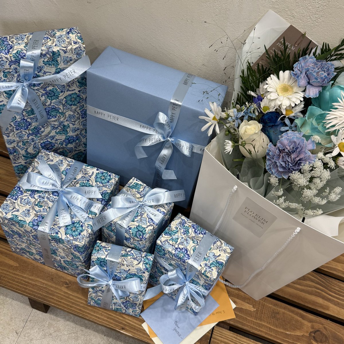 윤수 첫 월즈 진출 기념 미니 드랍 보냈습니다🙌🏻
월즈 화이팅 하자구 피떠💕💖

<a href="/Kari____v/">카리🎗</a> 과 함께 드랍 준비했습니다🍀
매번 포장에 신경써주신 <a href="/MuseumBythegift/">미술관 옆 선물가게</a> 🍀
감사합니다🥰

#피터_더_높은_곳을_향해_킵고잉업🙌🏻