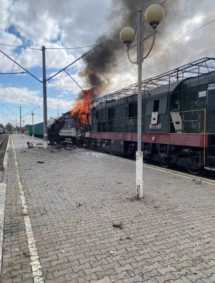 IAPonomarenko's tweet image. And Russia carries on heroically combating Ukrainian civilians. 

Today they his passenger trains in Ukraine’s Shostka.

They hit it twice - the second his was when people were being evacuated from the scene. 

Chronic impunity is a warm welcome for more and more war crimes.