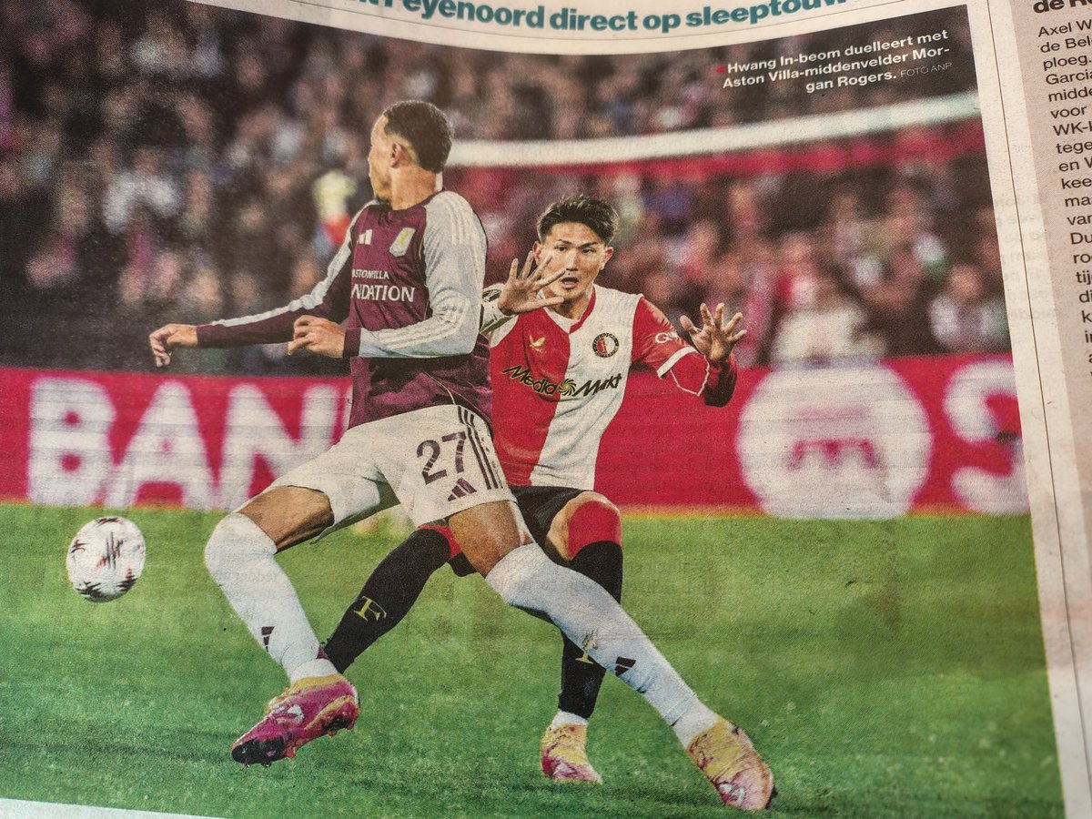 diecie28's tweet photo. Dan schrijf je een artikel over Hwang en krijg je het voor elkaar een foto van Watanabe erbij te zetten @ADnl #clownvandeweek #feyenoord https://t.co/wDJHIR8cpG