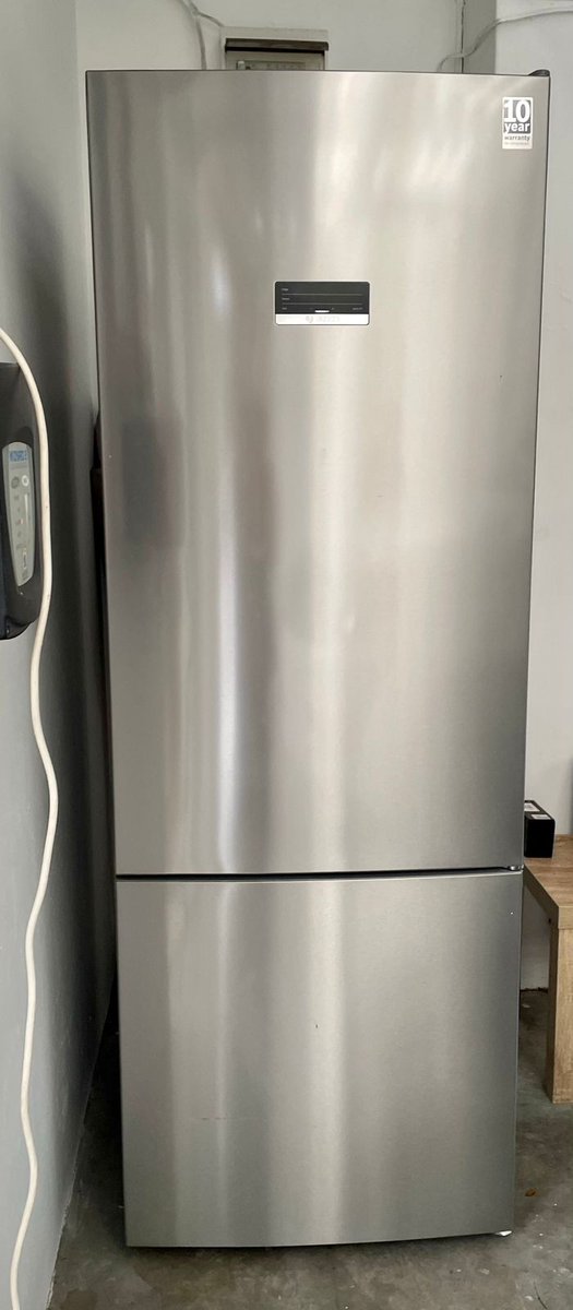 DJ_BongoSA's tweet image. Beautiful #fridge barely used I paid R14000 for it but its a bit to large for my apartment The length is 193cm since it was barely used I need R12 999 Its basically brand new #NoFrost #MultiAirFlow #AirFreshFilter silver finish deliver or collect 
#cpt #cool #frozen #Westerncape