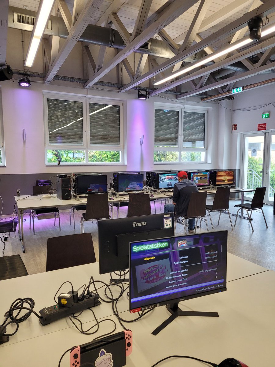 FightingCornerLux tweet media