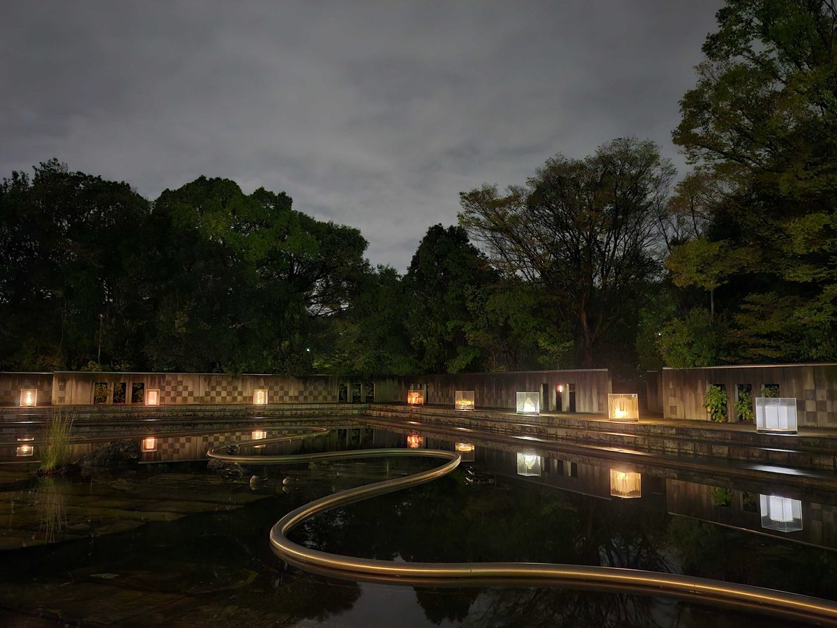 ベトナム製 宝石絵画「白鳥のいる庭園」 ベトナム製 宝石絵画「白鳥のいる庭園」