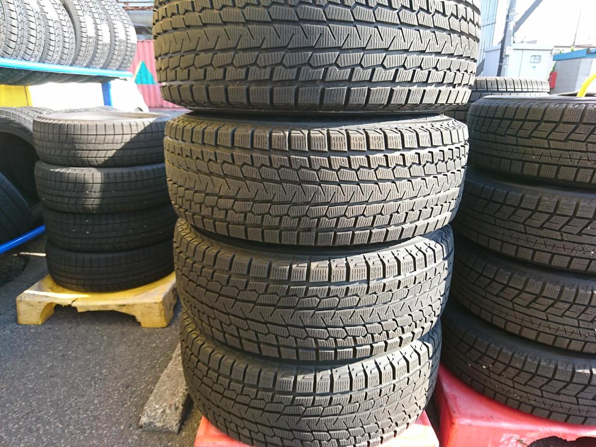 FJクルーザーオーナー‼
🌟YOKOHAMA iceGUARD G075  + JAPAN SANYO KAZERA Ｈ301🌟
8J×17+20　139.7-6H　265/70R17のセットです～✨
なかなか入ってきません‼
是非お早めに～‼
スタッドレスの買取強化中です‼是非お持ちください‼
＃アップガレージ札幌厚別
＃スタッドレス