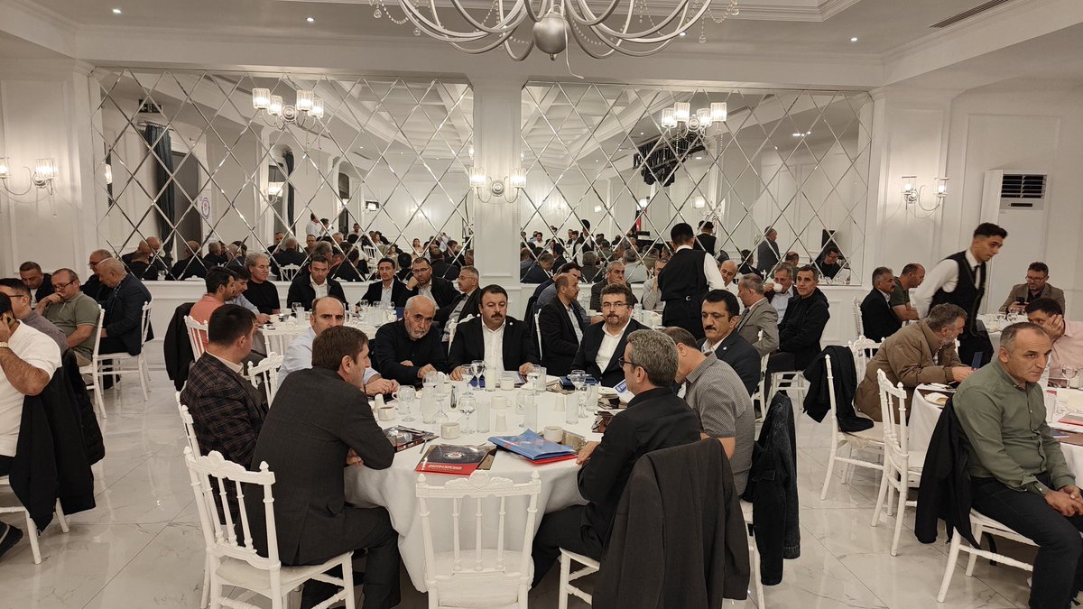 Gnl Bşk Yrd Sn Abdülaziz Aydın'ın katılımıyla Şube Genişletilmiş İl Divan Toplantımızı yaptık

#Türkiye’nin ve #Bursa’nın en büyük, en güçlü Sendikası olarak dava şuuruyla mücadelemizi şehrimizde büyüten teşkilatımızın lider kadrosuyla Divan Toplantı'mızda bir araya geldik.
...