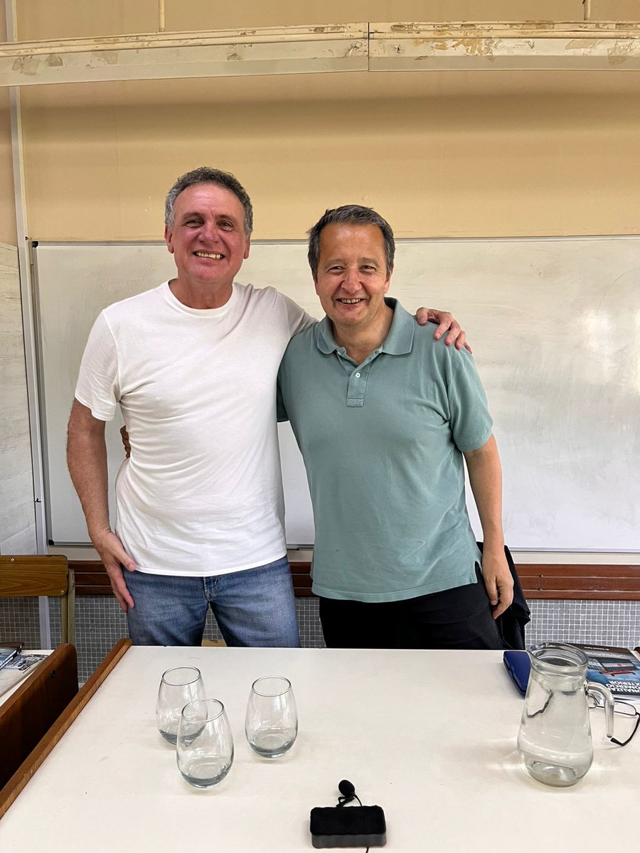 Junto a nuestro querido amigo Mauro Federico en la Facultad de Ciencias Políticas de Rosario. Gracias por tanto.