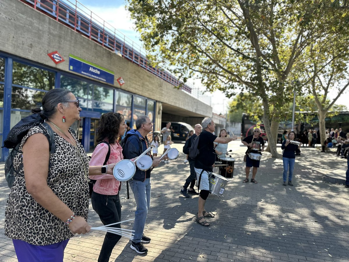 Con el grito de “dignidad” comienza la vigilia #CIE que nos anima a ser un mensaje de esperanza en medio de las múltiples y dolorosas violencias que atraviesan al mundo actual. Estamos con Gaza, pedimos que la violencia no tenga la última palabra y cese.