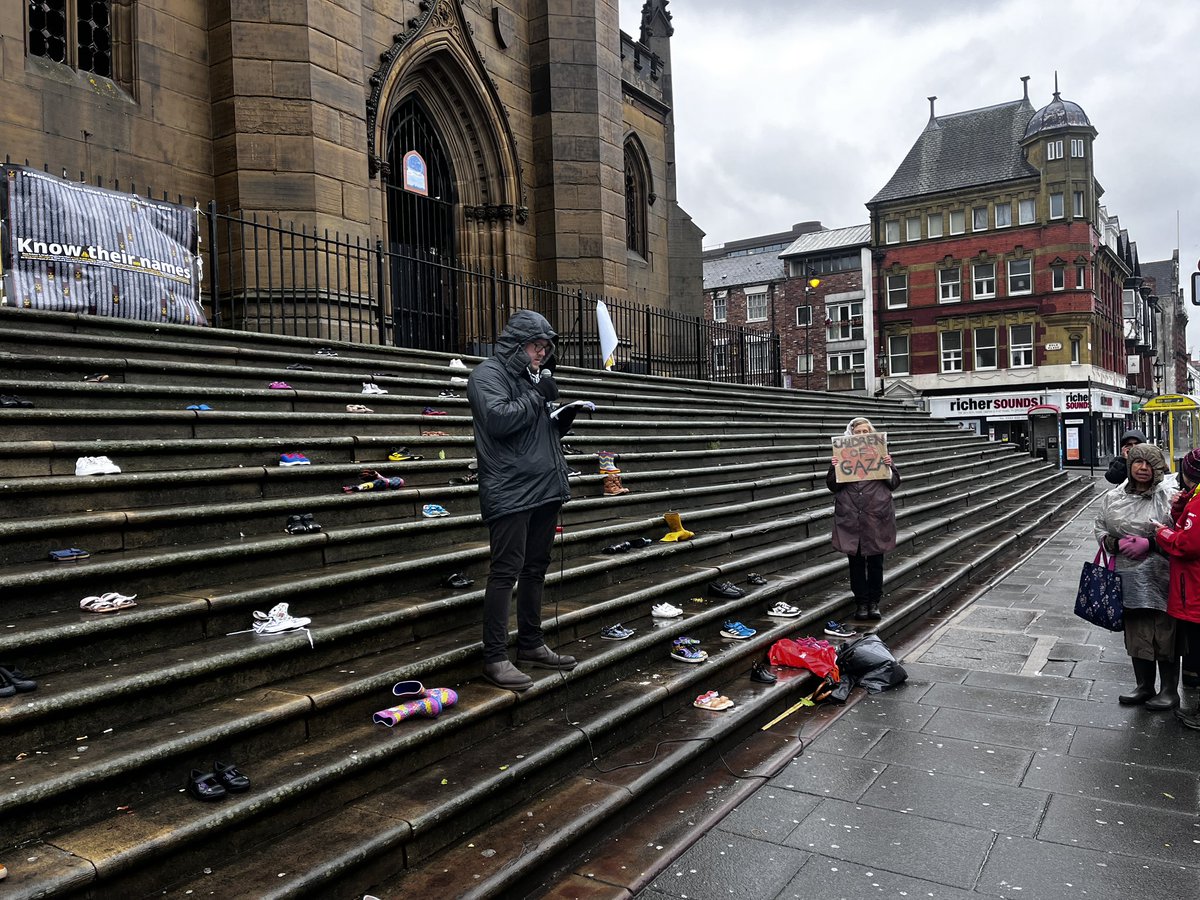 jamesstarsailor's tweet photo. It’s going to take these legendary Liverpudlians at least ten hours to read the 17,000 names & that’s just the children who’ve been identified. Stop The Genocide #knowtheirnames https://t.co/FpZdLNJqDS