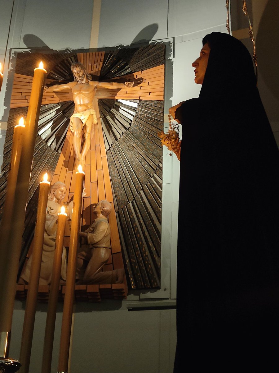 Con la llegada de octubre, mes del rosario, acompañamos a nuestra Señora de los Desamparados en oración, unidos en fe y esperanza...

📅 18 de octubre a las 19h
📍 Parroquia Sta Mª Goretti 

¡Ven y camina junto a la Madre!

#SoyPasionista
#DesamparadosMLG
#CofradíasMLG