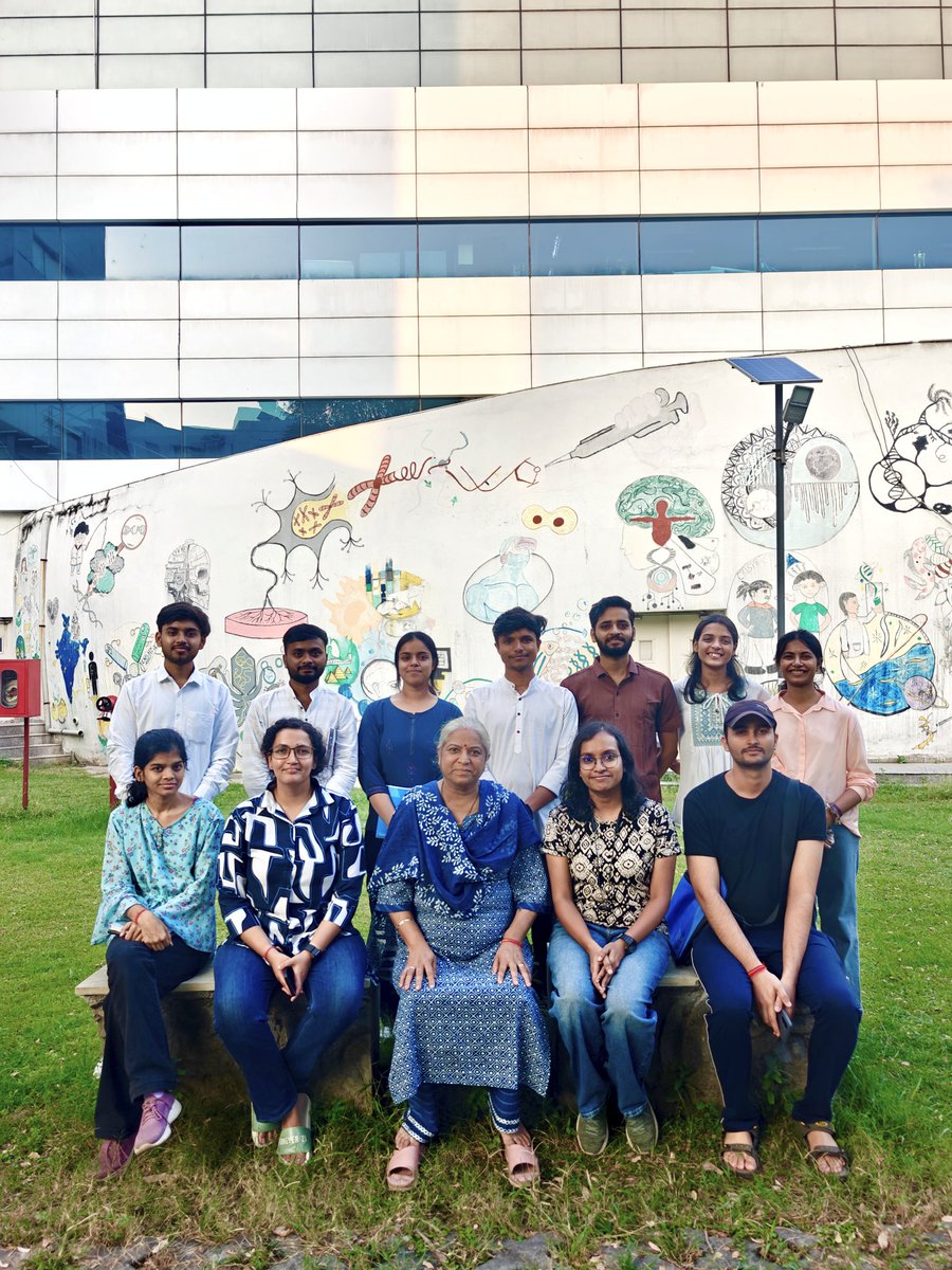 sangee_felix's tweet photo. Delighted to host the Ayurveda Biology students from SSIS @JNU_official_50 for a 1-day visit to @IGIBSocial. They explored the Ayurgenomics dept &amp; its phenotyping facilities, followed by an informative tour of IGIB’s animal &amp; zebrafish labs, cell culture labs, HPC, NGS &amp; more. https://t.co/zr4T1VYsFM