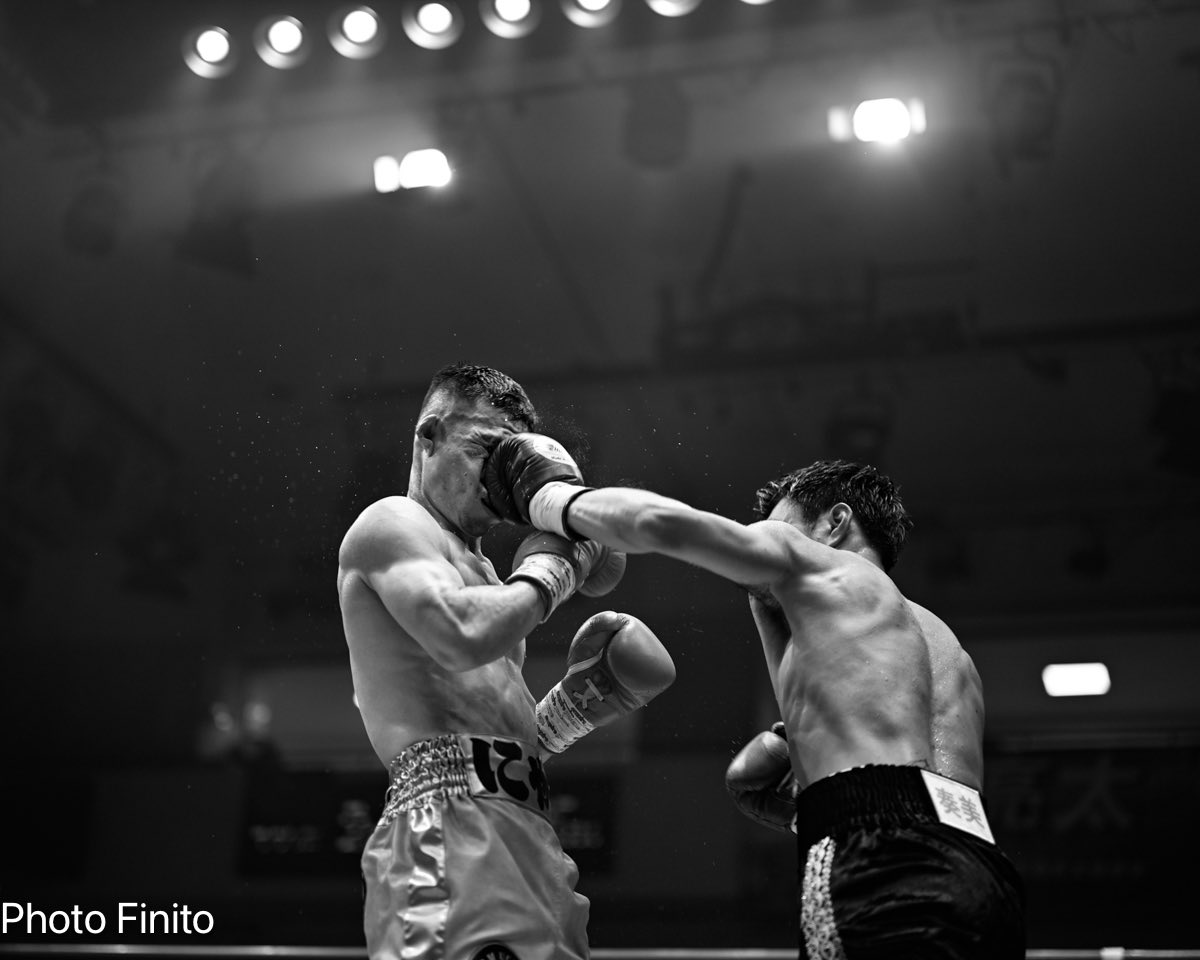 FinitoYamaguchi's tweet image. DYNAMIC GLOVE on U-NEXT Vol.36
2025年10月4日
後楽園ホール
62Kg契約ウェイト8回戦
川口高良(協栄) vs 髙橋麗斗(パンチアウト)
#ボクシング #boxing #モノクロ #monochrome #川口高良 #髙橋麗斗