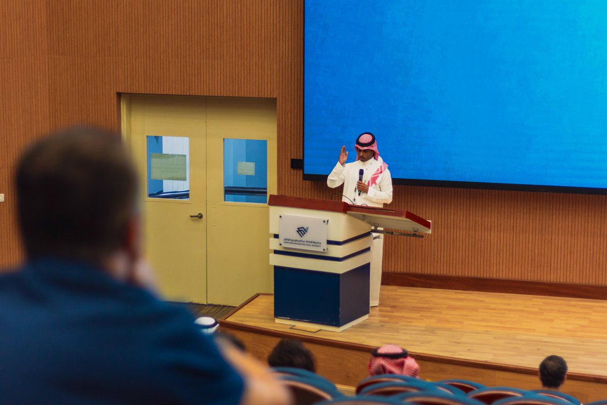 Spine_iau's tweet photo. 🦴🔍 Dr. Mohammad Aldawood presents Lumbar Lateral Corpectomy, focusing on surgical indications, anatomical considerations, and technical strategies for safe and effective vertebral body resection via the lateral approach. https://t.co/EfjxnQ2D1s