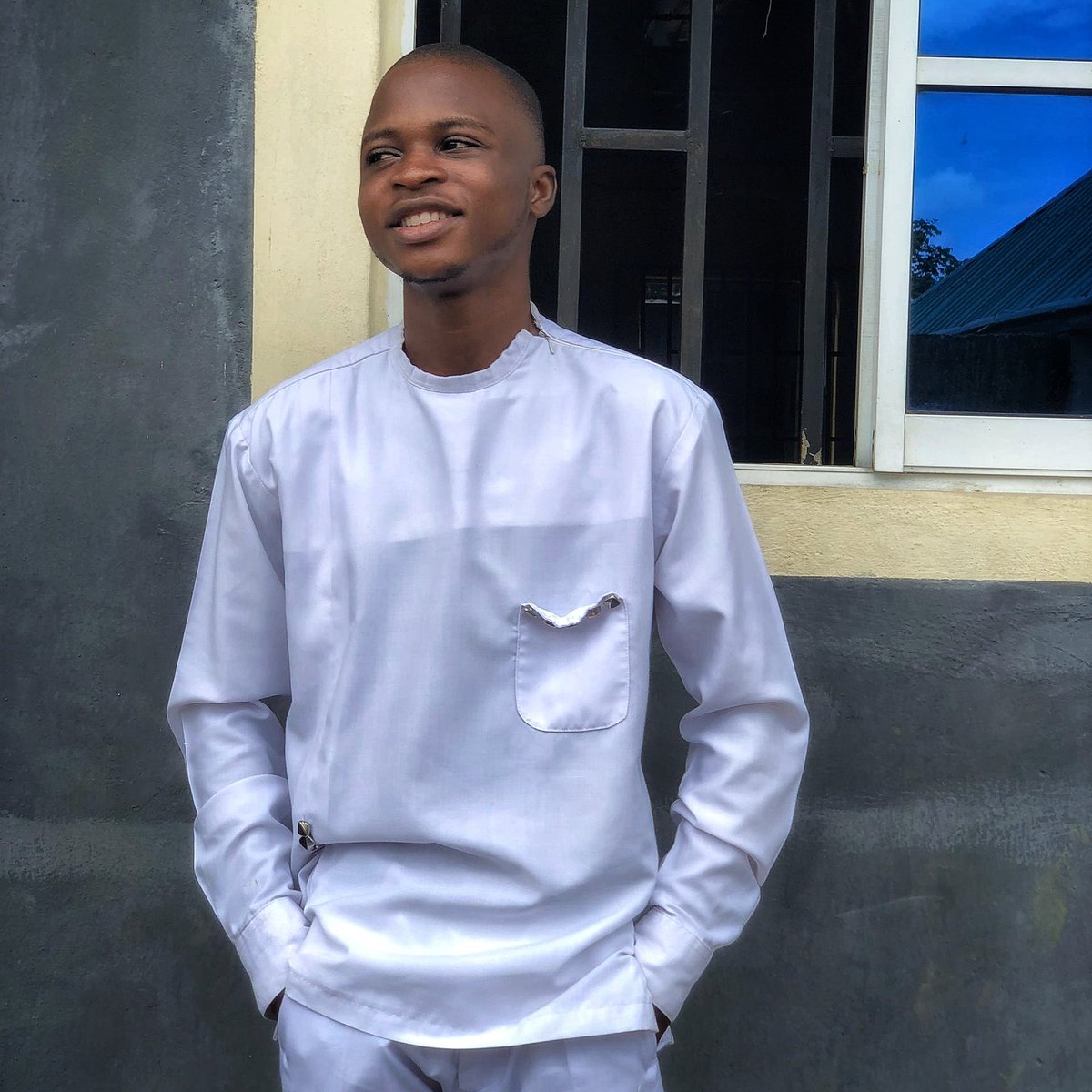 DevWithEmmy's tweet image. 👋🏽 Hi X-ians👋
I’m Emmanuel, 18, from Nigeria 🇳🇬
Studying Biotechnology & learning full-stack dev 👨🏽💻
Goal: Bioinformatics + biotech entrepreneurship.
I’ll be sharing my journey here (#1000DaysOfCode + biotech projects).
Let’s connect...