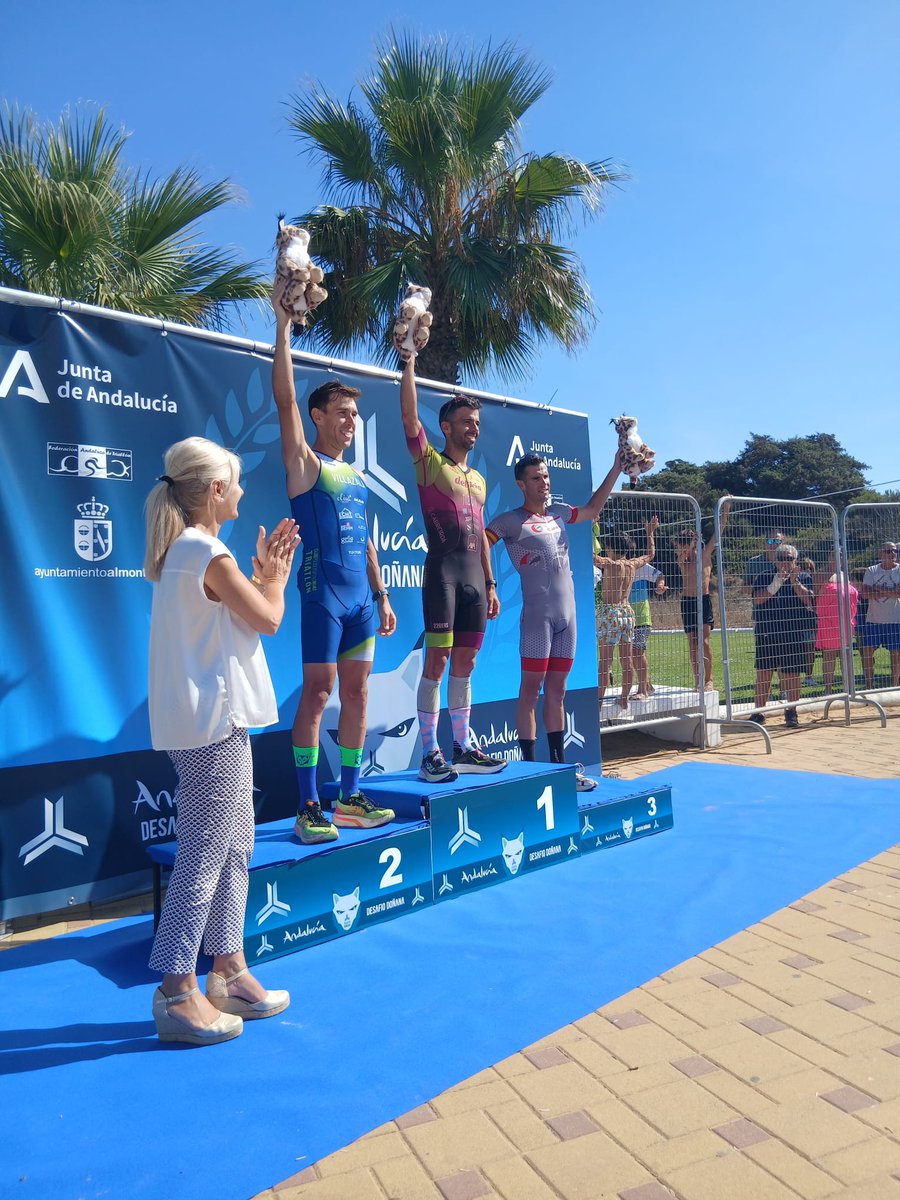 Desafío Doñana (@desafiodonana) on Twitter photo El podio masculino del XV Andalucía Desafío Doñana al completo con <a href="/Patricia_Pozo_/">Patricia del Pozo</a> 👏👏👏 El podio masculino del XV Andalucía Desafío Doñana al completo con <a href="/Patricia_Pozo_/">Patricia del Pozo</a> 👏👏👏