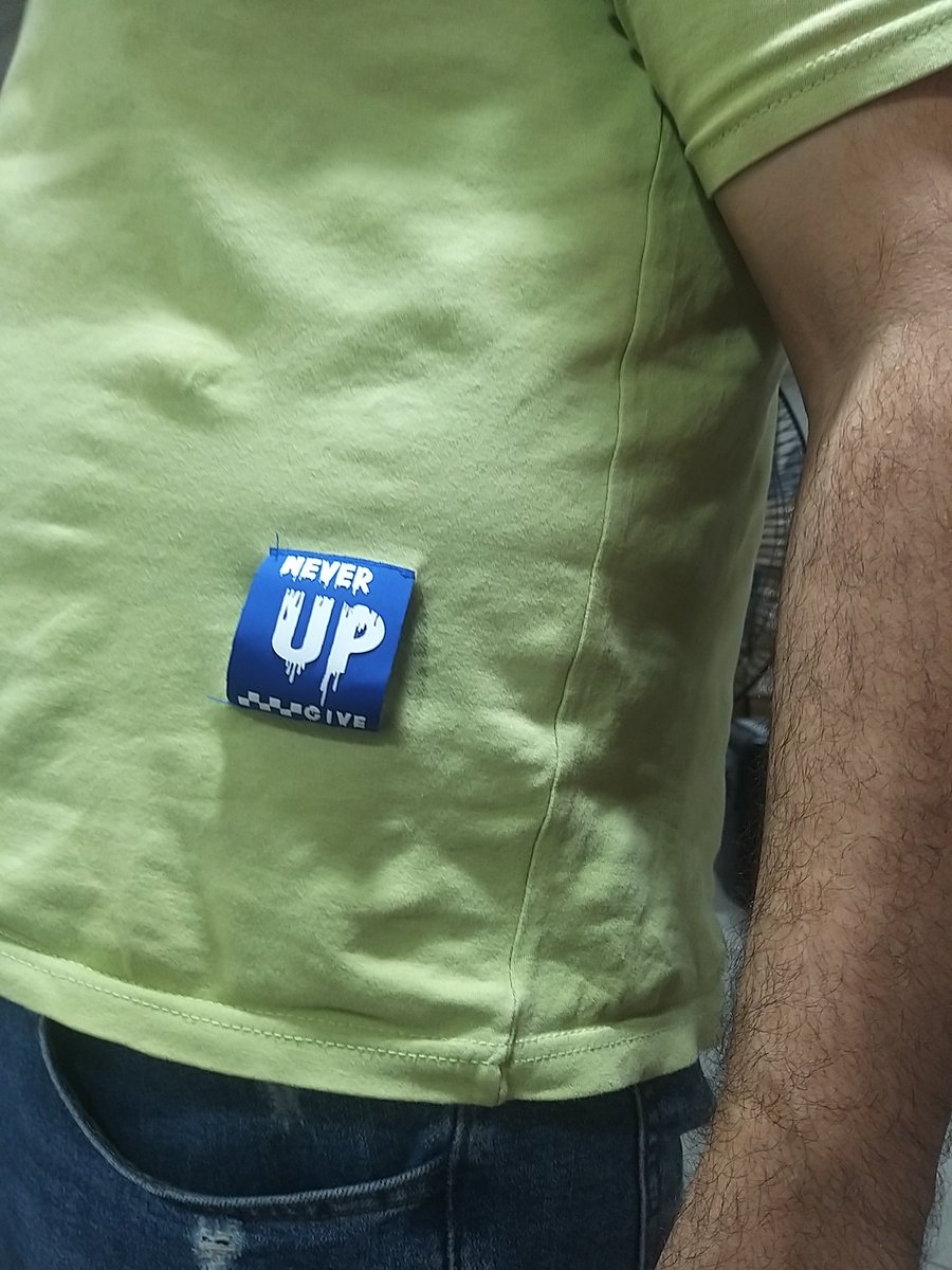 بتعرفو لما الحياة بتبعتلك رسايل مع اتفه شخص ممكن تشوفو بحياتك😂🤣
من قلب الحدث...