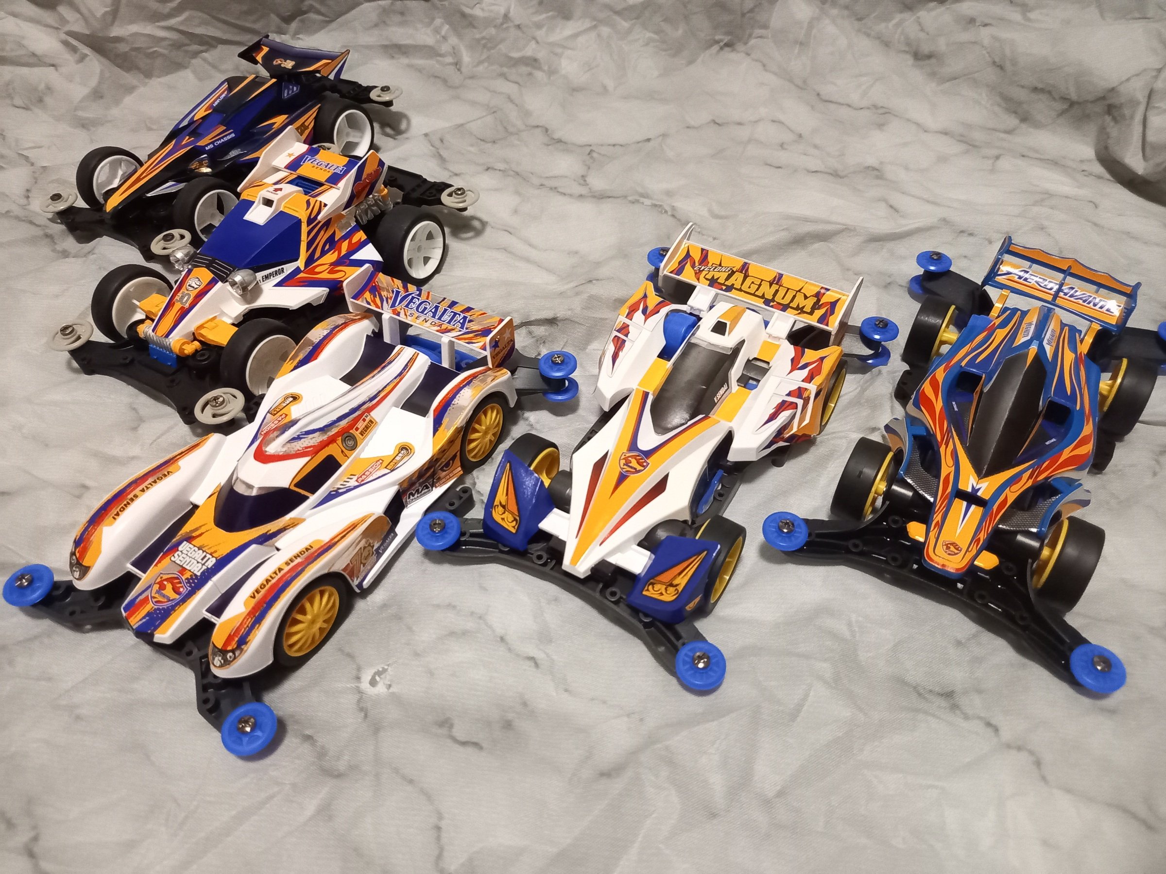 ミニ四駆　二台 Amazon | タミヤ ミニ四駆特別企画商品 プロトエンペラーZX