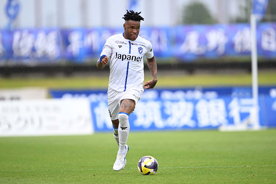 zonewebofficial's tweet image. 長崎がいよいよ首位に浮上🔝
大活躍のマテウス・ジェズス🇧🇷
チームメートに感謝🫶

🗣️「難しい試合でした。毎回、ここでの試合は競り合いも多く、難しくなります。相手もすごく攻めてくるチームだとわかっていましたが、今日は守備陣、CBとGKを含めて体を張って守ってくれたので、勝てたと思います。…