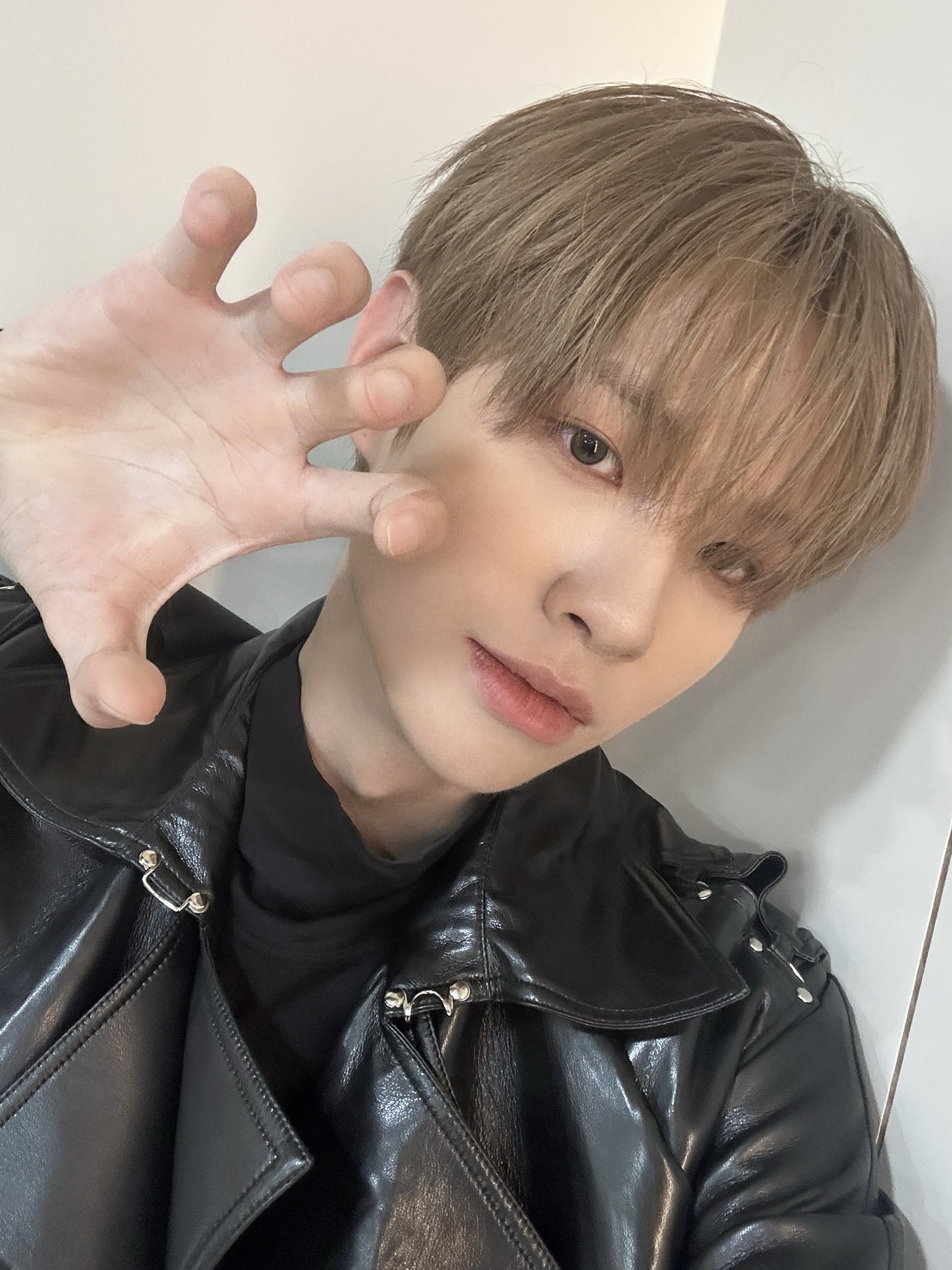 closeyoureyes クルユア ソンミン ツーショット 特典 9/7 CLOSE YOUR EYES (@closeyoureyes_7) / X