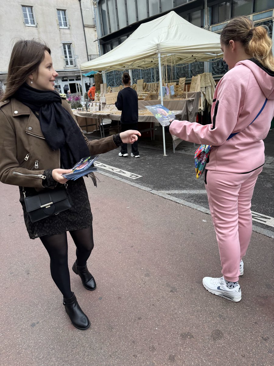 jeremy_dam83311's tweet photo. 🗳️ Tractage au marché de #Dijon ce matin !
Belle ambiance et échanges encourageants avec les Dijonnais 🇫🇷
Avec @thierrycoudert , tête de liste du RN–UDR et alliés, nous portons une alternative de bon sens pour une ville plus sûre, plus propre et plus vivante 💪

#Dijon2026 https://t.co/K9qB57SMFk