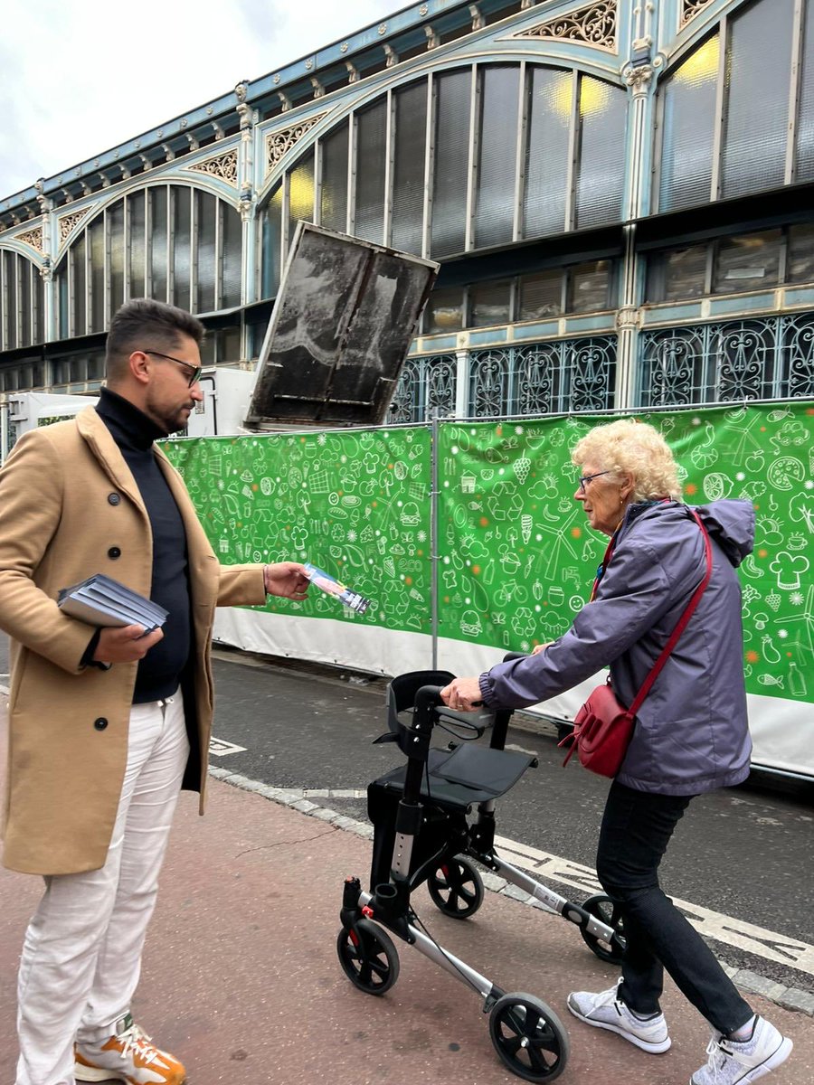 jeremy_dam83311's tweet photo. 🗳️ Tractage au marché de #Dijon ce matin !
Belle ambiance et échanges encourageants avec les Dijonnais 🇫🇷
Avec @thierrycoudert , tête de liste du RN–UDR et alliés, nous portons une alternative de bon sens pour une ville plus sûre, plus propre et plus vivante 💪

#Dijon2026 https://t.co/K9qB57SMFk