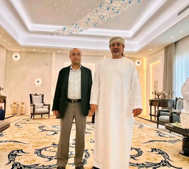 “جمع خير تُرتَّب فيه الأولويات، وتُرسم فيه ملامح مرحلة جديدة، عنوانها الوطن والمواطن

الرئيس الزُبيدي مع دولة رئيس الوزراء