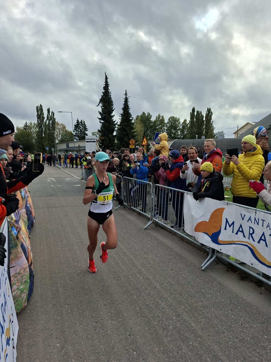 riikkamariaP's tweet photo. Yksi huijaus vain ja maalissa!
Upeaa askelta. #Vantaanmaraton
Onnittelut Suomen mestari Alisa Vainio đ«đź https://t.co/5EOzsK7VBa