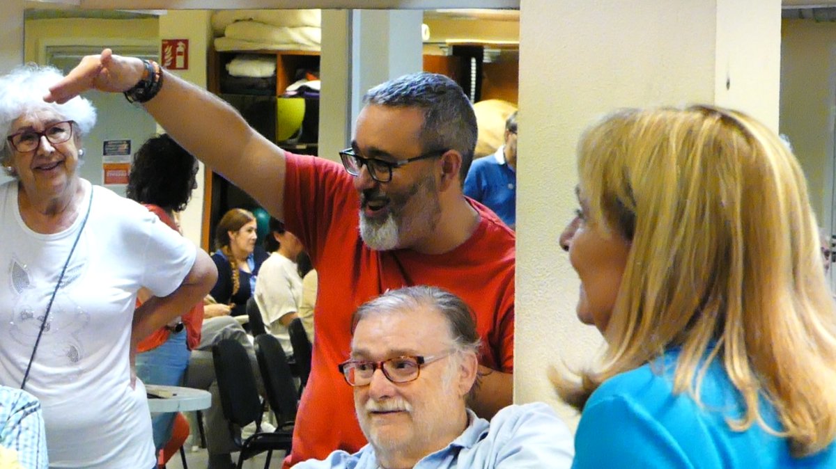 avvsonrapinya's tweet photo. Ahí vàrem celebrar una assemblea veïnal per informar i conèixer la voluntat dels veïns del barri damunt el destí dels dos solars de la barriada destinats al equipaments i que l'ajuntament té previst cedir a promotors per explorar habitatges en règim de lloguer. https://t.co/3Kv2xu2YQe