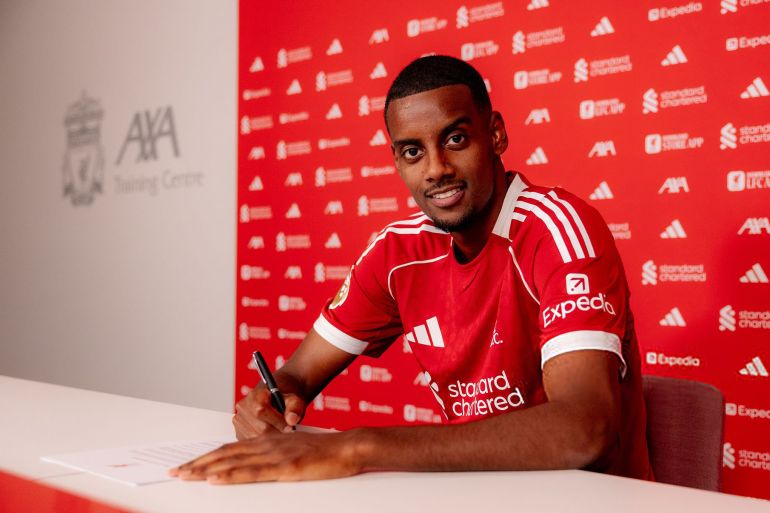 albashir2sh's tweet image. I don't know when you will stop this corrupt policy, you club is cursed to the extreme
Liverpool sign Isak from Newcastle ✅
Liverpool sign Ekitike after being close to Newcastle ✅
Liverpool sign Newcastle's Sven Botman⏳
A club that steals stars is a weak club
#Liverpool