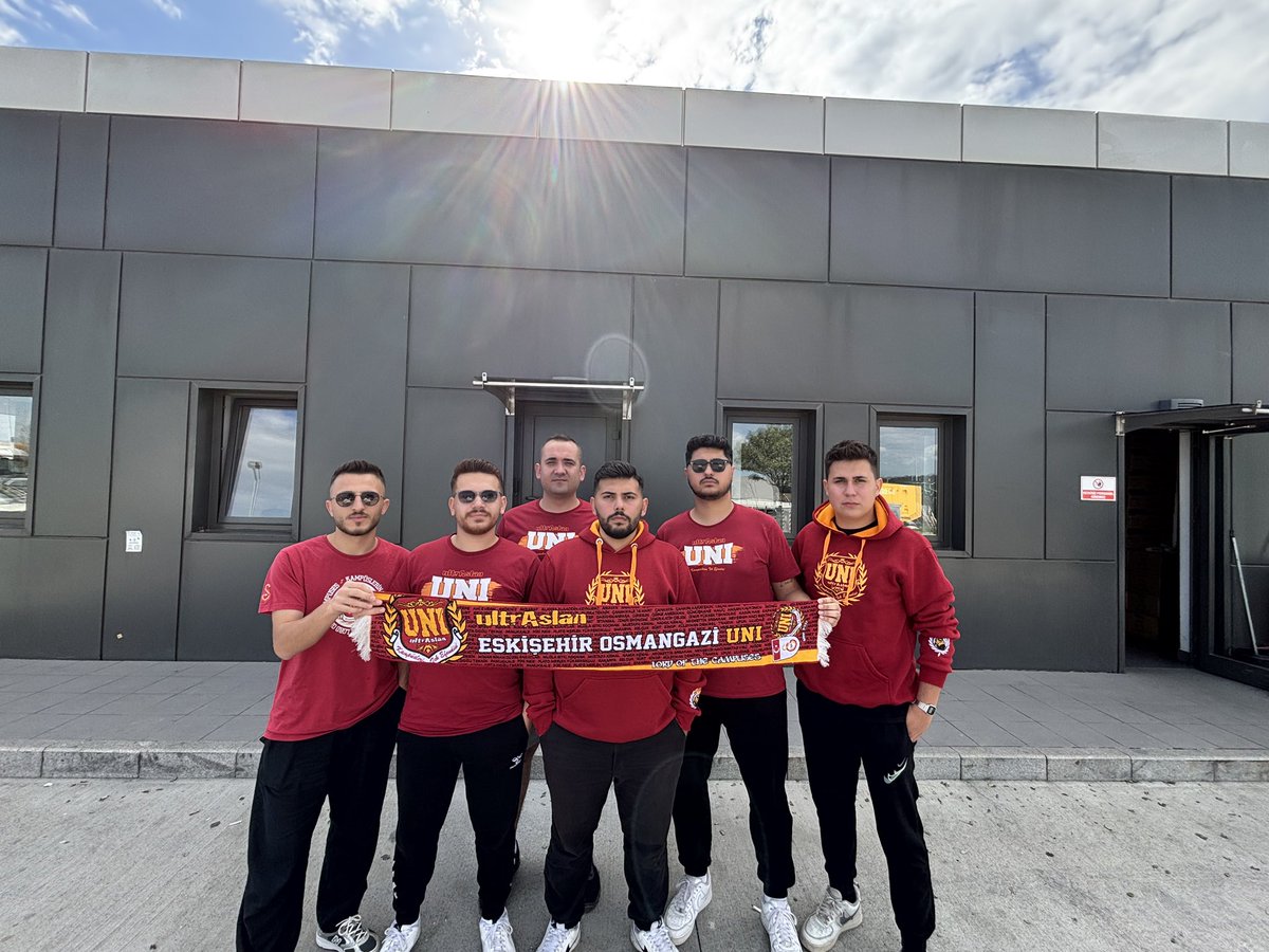 GALATASARAYIMIZI jimnastik kulubü karşısında yalnız bırakmamak için yollardayız .

#ultrAslanUNI