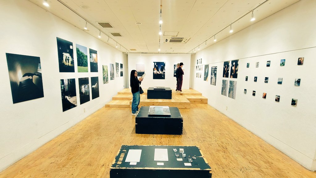 hayashirindai's tweet image. #ShinSakiura さん写真展“Blur” へ
チルでメロウな空間を、場馴れしてない我らLike a キッザニア東京のテンションで楽しみまして、お洒落な生態系を崩す試みです。

銀座の写真が最高でした
@ShinSakiura