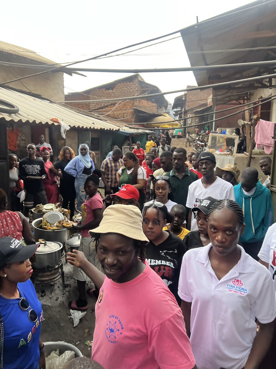 Ssenyonyiderick's tweet photo. We are currently on a community Tour in Katanga, Kampala.
#OperationSleepWell https://t.co/lLjOavWYYr