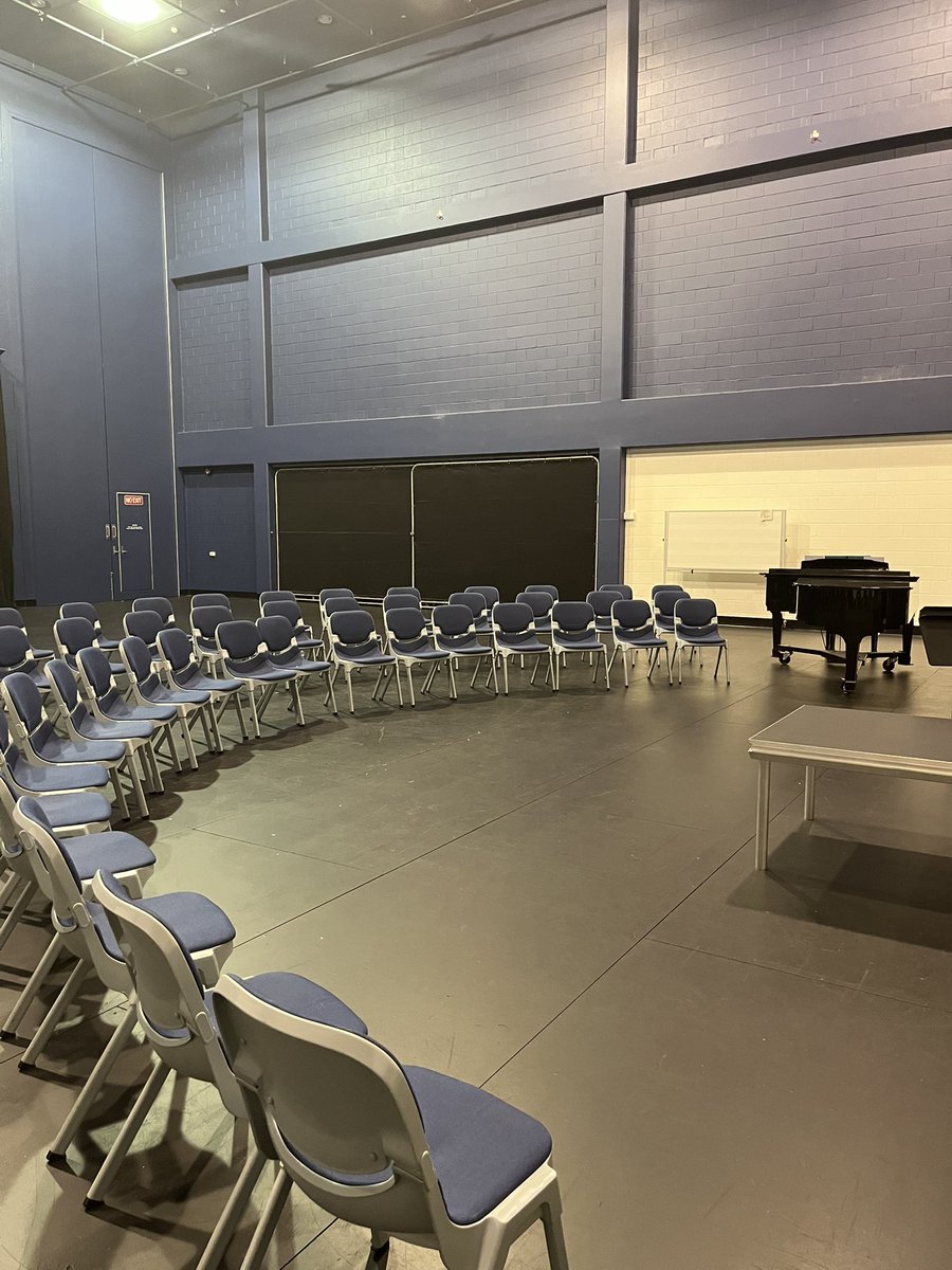 Aislinn Sharp 💛🖤 tweet media