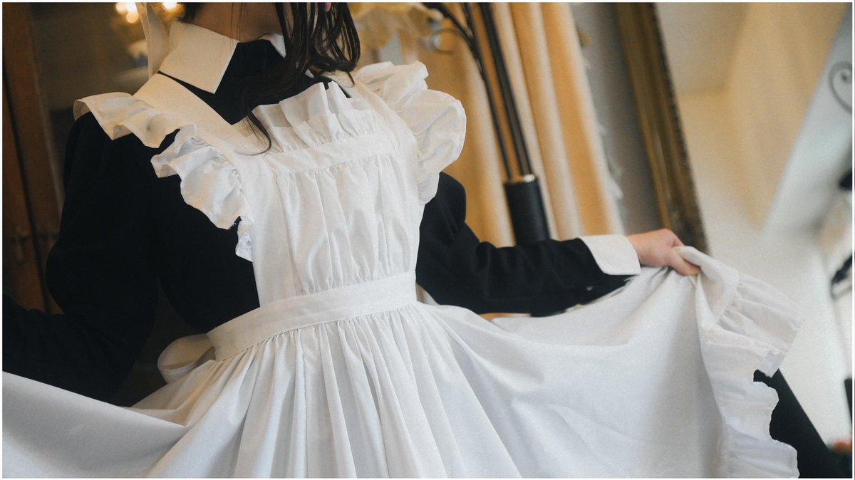 ワンピースを持った時の腰からスカートのラインが良すぎる。