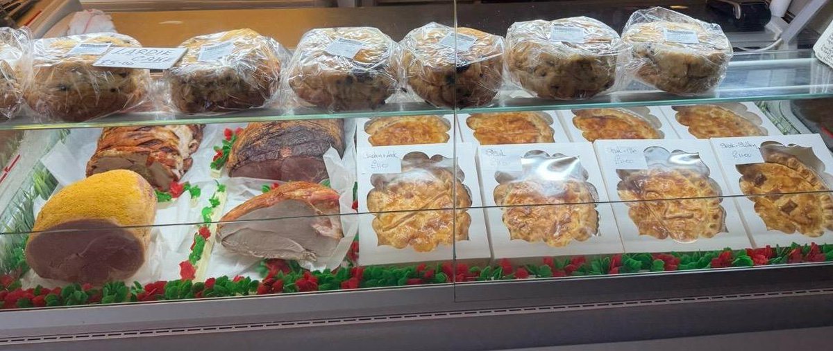 Boxed family size pies - Looking Good! 🫶👀